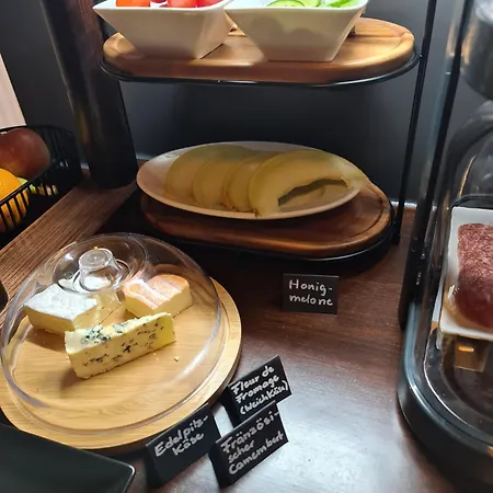 Altes Hinterhaeusel 3*