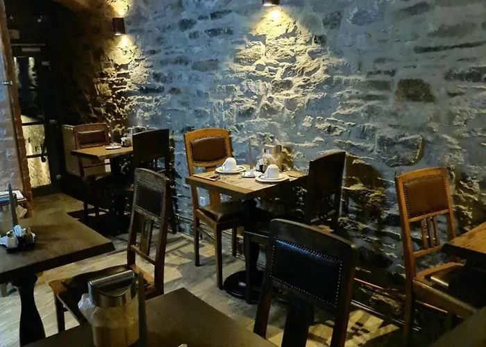 Altes Hinterhaeusel 3*